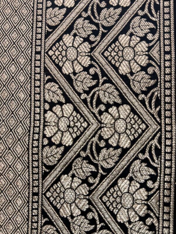 Black Saree - Image 3