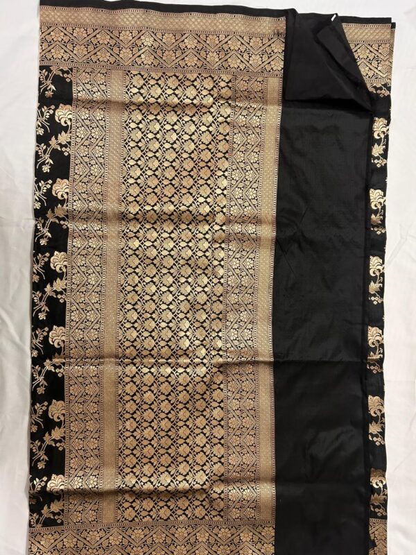 Black Saree - Image 4