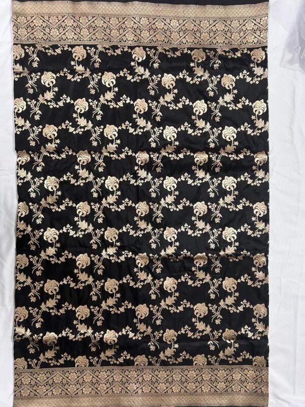 Black Saree - Image 5