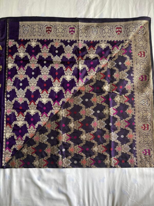 Purple pure Kadhwa Katan Banarasi Silk Handloom Saree - Image 4