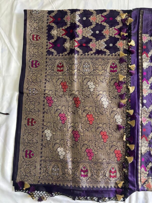 Purple pure Kadhwa Katan Banarasi Silk Handloom Saree - Image 5
